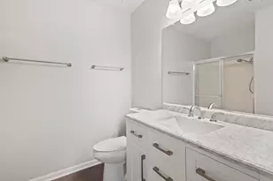 7030 Park Ln Ct, Woodridge, IL 60517 - Photo 12