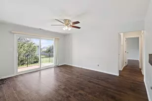 7030 Park Ln Ct, Woodridge, IL 60517 - Photo 6