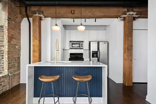 106 N Aberdeen St, Chicago, IL 60607 - Photo 2