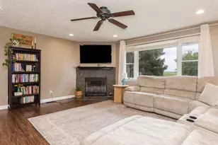 113 Boulder Dr, Gridley, IL 61744 - Photo 8