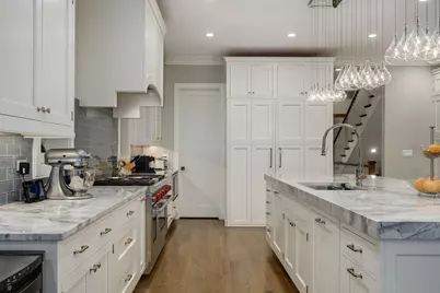 2119 N Kenmore Avenue, Chicago, IL 60614 - Photo 10