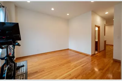 3324 N Hoyne Avenue #1, Chicago, IL 60618 - Photo 4