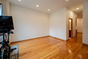 3324 N Hoyne Ave, Chicago, IL 60618 - Photo 4