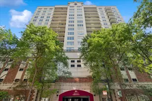 21 W Chestnut St, Chicago, IL 60610 - Photo 1