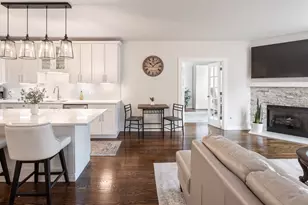 21 W Chestnut St, Chicago, IL 60610 - Photo 6
