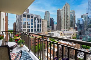 21 W Chestnut St, Chicago, IL 60610 - Photo 16