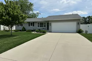 530 N Van Buren Ave, Bradley, IL 60915 - Photo 38