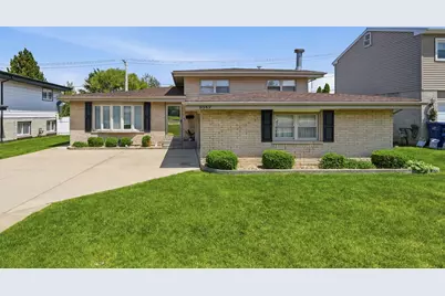 8549 Blue Ridge Avenue, Hickory Hills, IL 60457 - Photo 2