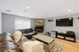 8549 Blueridge Ave, Hickory Hills, IL 60457 - Photo 16