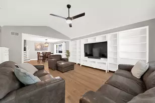 9737 W 57th St, Countryside, IL 60525 - Photo 2