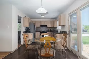 22021 Neptune Ln, Richton Park, IL 60471 - Photo 8