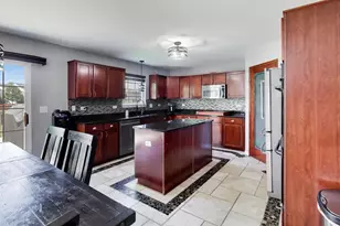 17060 Auburn Ridge Dr, Lockport, IL 60441 - Photo 4