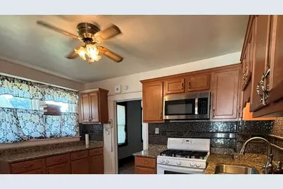 301 N May Street, Aurora, IL 60506 - Photo 4