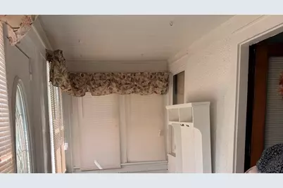 301 N May Street, Aurora, IL 60506 - Photo 2