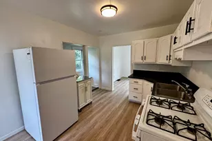404 4th St, Mendota, IL 61342 - Photo 6