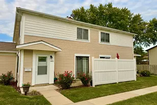 1483 Cornell Ct, Hoffman Estates, IL 60169 - Photo 2