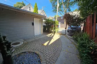 1140 W Barry Ave, Chicago, IL 60657 - Photo 26