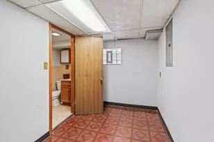 7338 W 57th St, Summit, IL 60501 - Photo 12