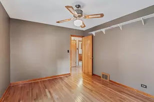 7338 W 57th St, Summit, IL 60501 - Photo 6