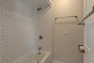 1057 W Pratt Blvd, Chicago, IL 60626 - Photo 16
