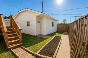 5433 W Melrose St, Chicago, IL 60641 - Photo 76