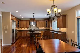 948 Lorie Ln, Lake Zurich, IL 60047 - Photo 6