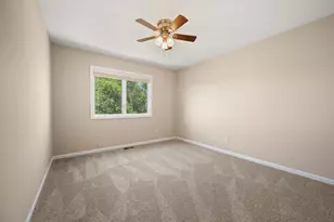 3705 Green Tree Ln, Dekalb, IL 60115 - Photo 22