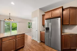 3705 Green Tree Ln, Dekalb, IL 60115 - Photo 14