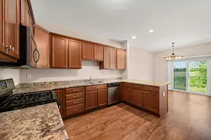 3705 Green Tree Ln, Dekalb, IL 60115 - Photo 8