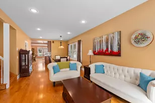 3858 W 99th St, Evergreen Park, IL 60805 - Photo 6