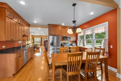 3858 W 99th Street, Evergreen Park, IL 60805 - Photo 8