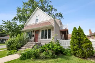 3858 W 99th St, Evergreen Park, IL 60805 - Photo 2