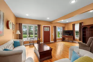 3858 W 99th St, Evergreen Park, IL 60805 - Photo 4