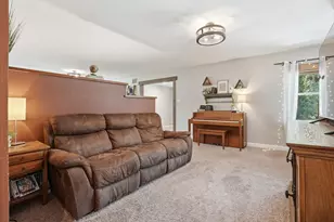 409 E Oak St, Fairbury, IL 61739 - Photo 18
