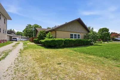 409 E Oak Street, Fairbury, IL 61739 - Photo 4