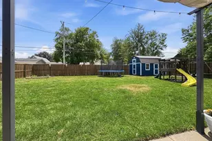 409 E Oak St, Fairbury, IL 61739 - Photo 6