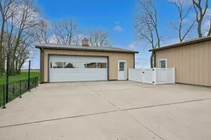 1430 N 30th Rd, Ottawa, IL 61350 - Photo 4