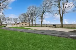 1430 N 30th Rd, Ottawa, IL 61350 - Photo 2
