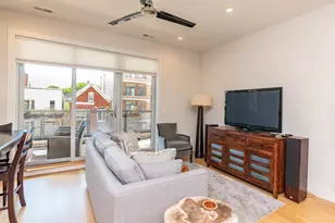 3049 N Clybourn Ave, Chicago, IL 60618 - Photo 2