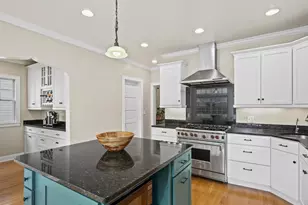 2124 W Eastwood Ave, Chicago, IL 60625 - Photo 12