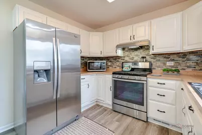 809 Carol Avenue S, McHenry, IL 60050 - Photo 12