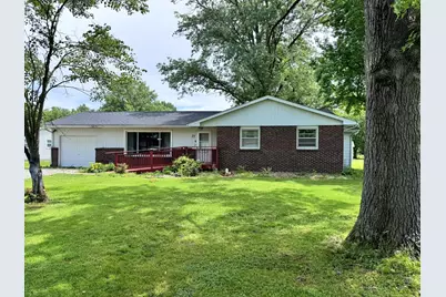 17 Crestwood, Centralia, IL 62801 - Photo 1