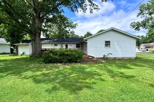 17 Crestwood, Centralia, IL 62801 - Photo 4