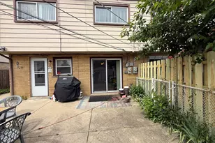8945 N Lyons St, Des Plaines, IL 60016 - Photo 24