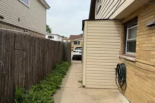 8945 N Lyons St, Des Plaines, IL 60016 - Photo 20