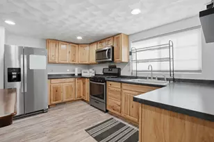 526 E Orange St, Geneseo, IL 61254 - Photo 8