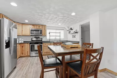 526 E Orange Street, Geneseo, IL 61254 - Photo 6