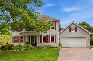 260 Hillhurst Dr, Cary, IL 60013 - Photo 1