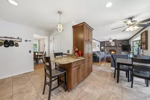 260 Hillhurst Dr, Cary, IL 60013 - Photo 12
