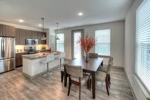 668 E Algonquin Rd, Schaumburg, IL 60173 - Photo 4